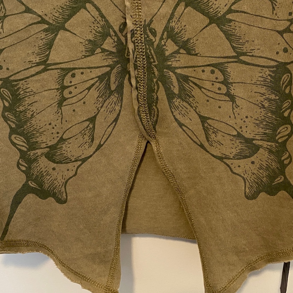 Olive Green Butterfly Graphic Crop Top with collar - Picture 5 of 6